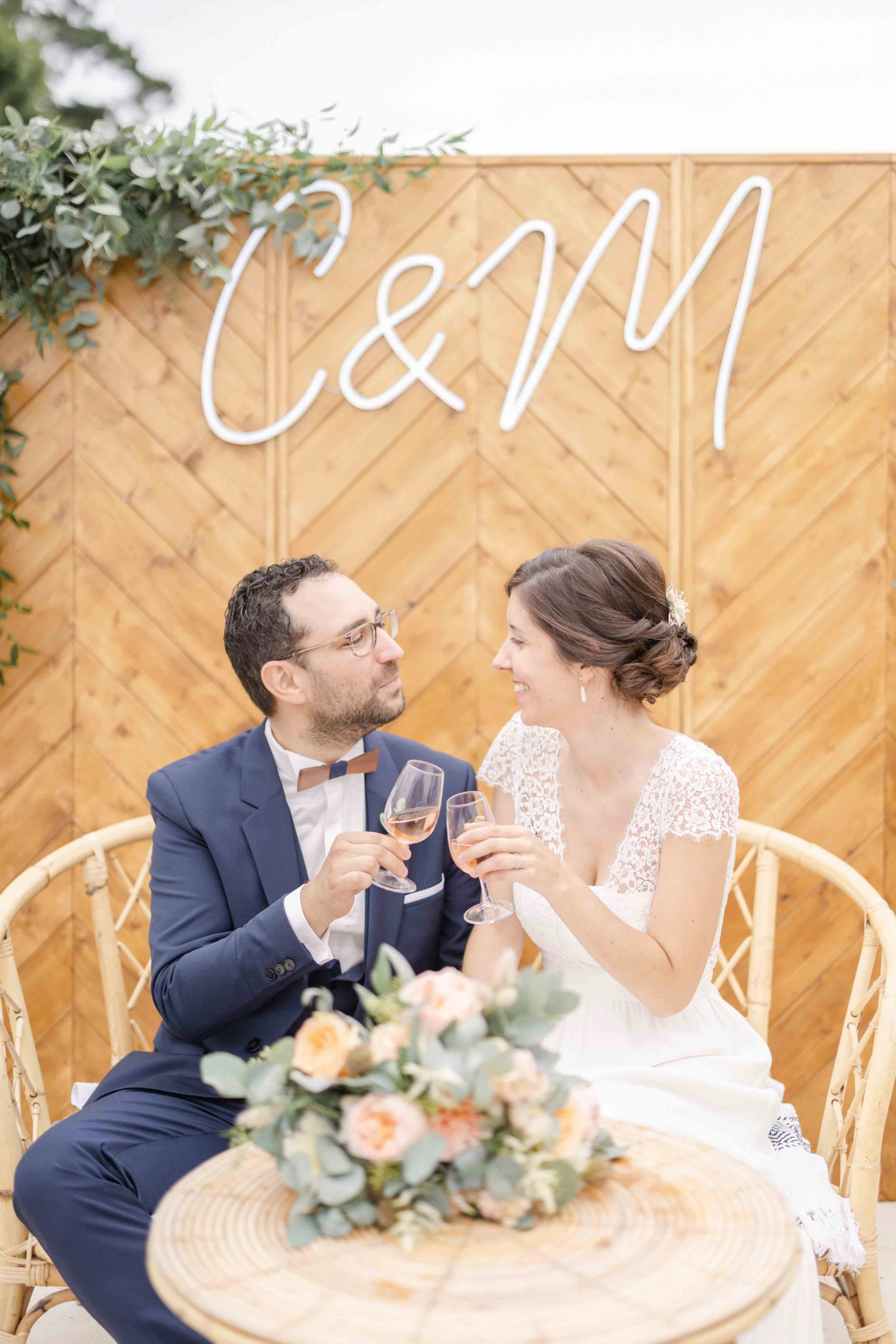 bonheur événement robe sourire rose